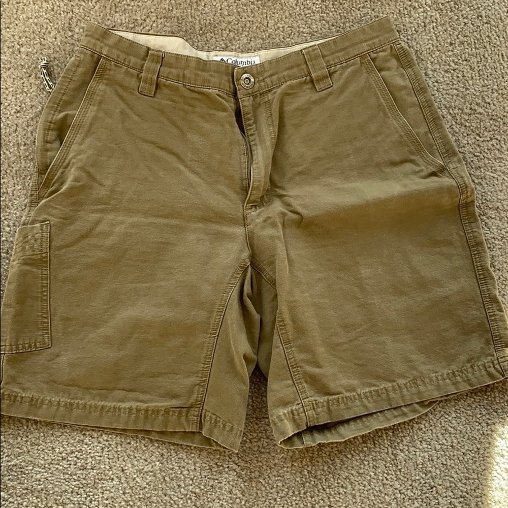 COLUMBIA CARGO HIKING SHORTS GOOD CONDITION